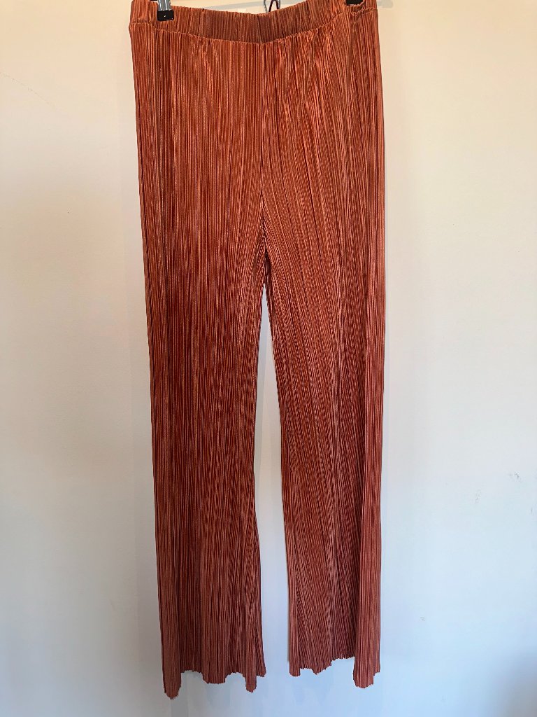 7day Wknd Women's Rust Pleated Wide Leg Pants